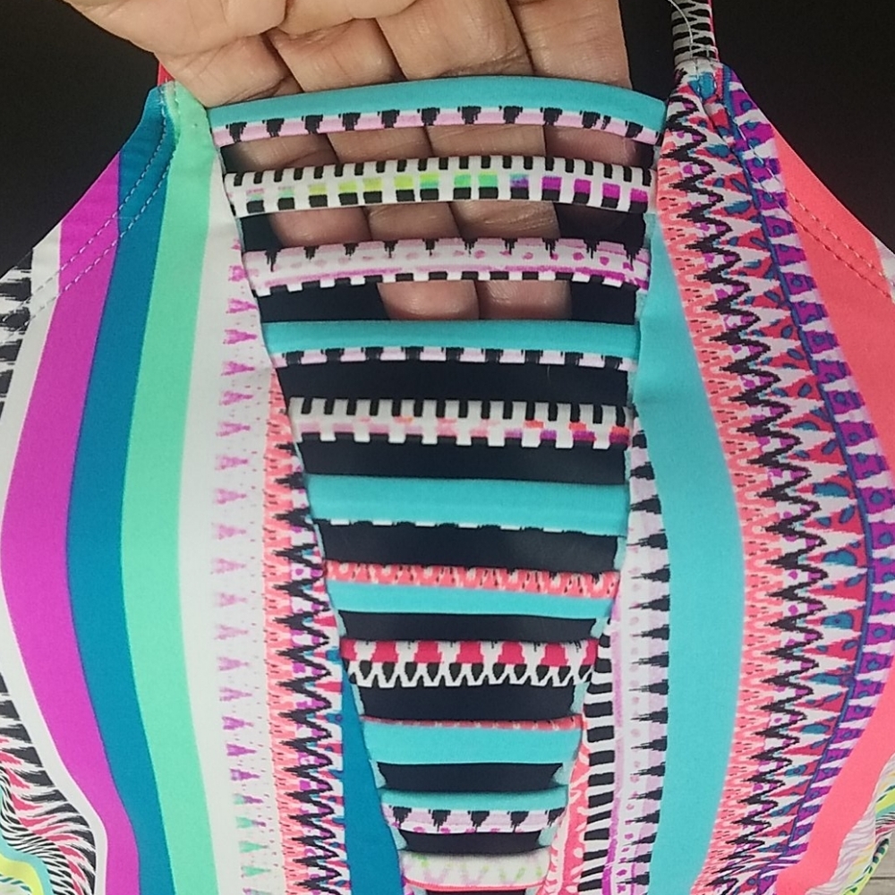 No Boundaries, 0114, Multi colored swim top, S 3-4 - Picture 2 of 6
